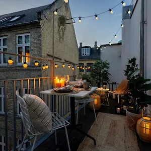 https://fantastic-four-bedroom-centrally-located-apartment-with.copenhagenhotelselect.com
